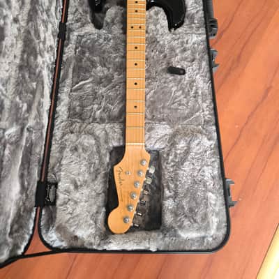 Fender American Elite Stratocaster HSS Shawbucker with Maple Fretboard 2016 - 2019 - 3-Color Sunburst image 19