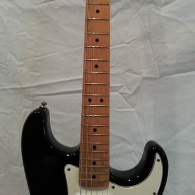 1993 Fender Stratocaster, Black Body with White Pickguard, Maple Neck image 9
