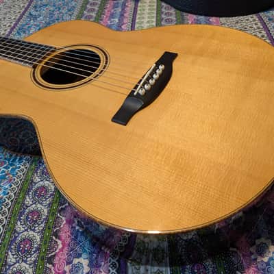 Bourgeois Small Jumbo Custom Hide Glue German Spruce top2013 - Gloss image 4