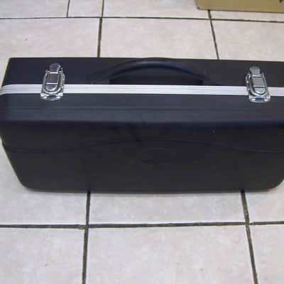 Blue and gold Trumpet with case and mouthpiece image 3