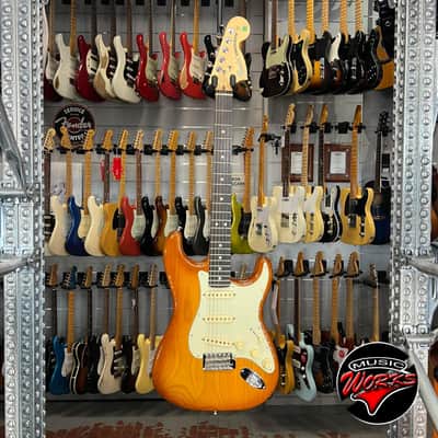 Fender American Performer Stratocaster Honey Burst image 2