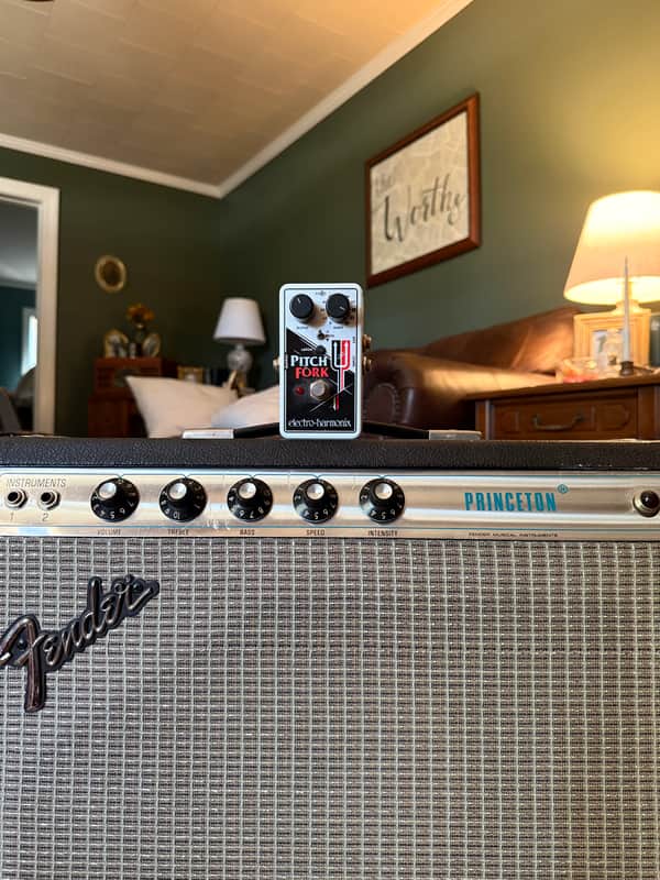 Electro-Harmonix pitch Fork