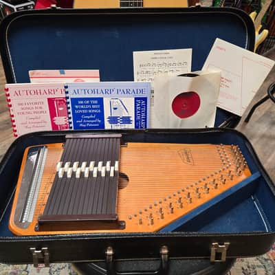 Oscar Schmidt OS-15B 1970's Auto Harp w/ Case & Extras image 8