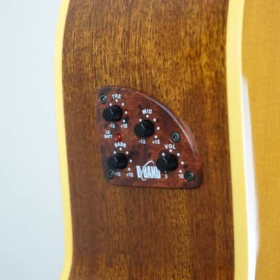La Patrie Concert Acoustic-Electric Classical Guitar - (Used) image 8