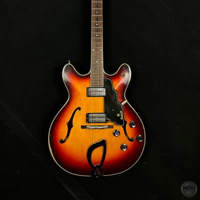 Guild Starfire IV from 1964/65 in sunburst finish with original case with Star Club Logo image 1