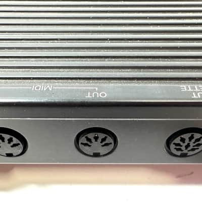 Yamaha drum machine with power supply and midi RX21 1980s - Black metal image 6