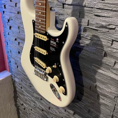 Fender American Performer Stratocaster RW Arctic White image 2