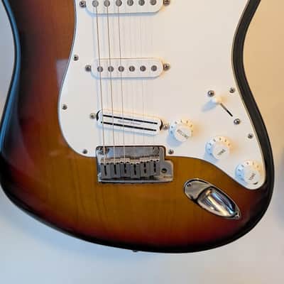 Fender US Standard Stratocaster 2000 - Sunburst image 4