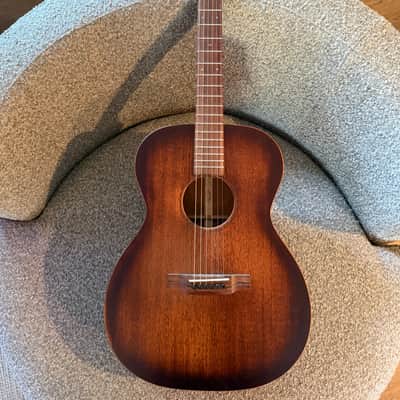 Martin 000-15M StreetMaster 2017 - Present - Mahogany Burst image 1