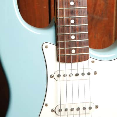 Fender Classic Player '60s Stratocaster Sonic Blue Electric Guitar 2006 Pre-Owned image 5