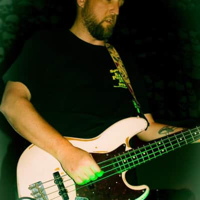 Fender Flea Artist Series Road Worn Signature Jazz Bass 2016 - Present - Shell Pink image 4