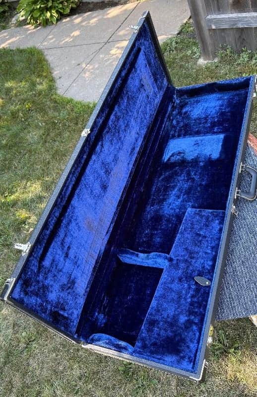 VINTAGE 1970's RICKENBACKER 4001 BASS CASE w/KEYS image 1