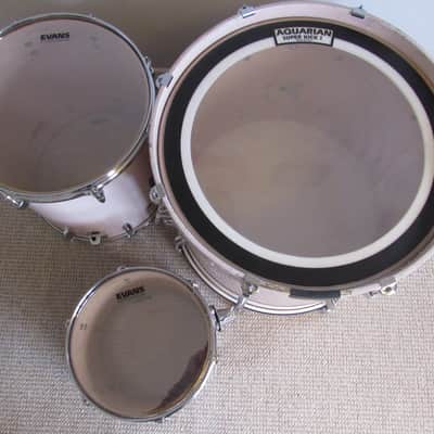 Yamaha Tour Custom Maple Drum Kit in Sakura White (Pink). 22,12,16 - Roadworn image 15