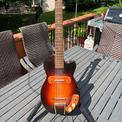 1952 Kay- “Peanut” Model K-125 image 1