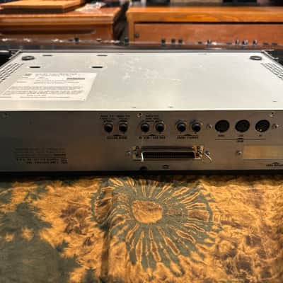 E-MU Systems ESI-32 Rackmount 32-Voice Sampler Workstation 1994 - Black image 3
