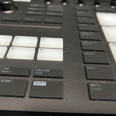 Native Instruments Maschine MKIII 2020swith decksaver- Black image 17