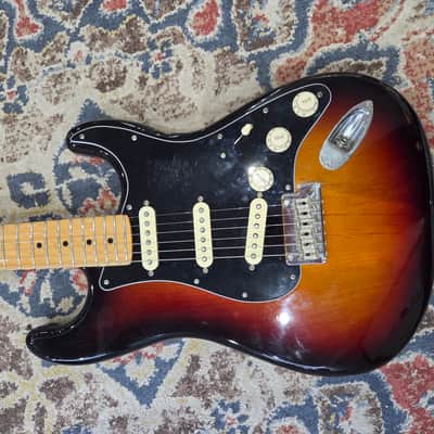 Used Fender American Stratocaster 3 color burst maple 2016 image 2