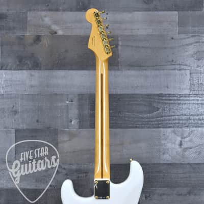 Mint Fender Limited Edition Vintera III Late 50s Stratocaster - Maple Fingerboard- White Blonde with Bag image 7