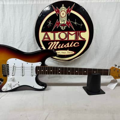 Fender American Vintage Reissue AVRI '62 Stratocaster Guitar with Case 1988 - 3-Color Sunburst / Rosewood fingerboard image 2