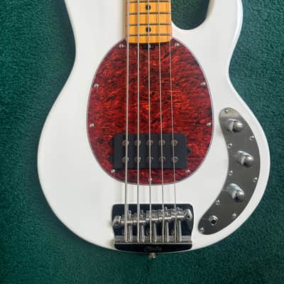 Sterling StingRay Classic Ray25CA 2024 - Present Olympic White image 1