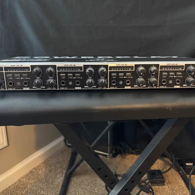 Behringer Powerplay Pro-XL HA4700 4-Channel Headphone Amplifier