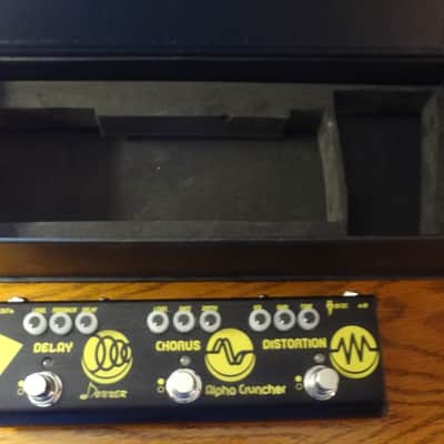 Donner Alpha Cruncher 3 Multi-effects Delay Chorus Distortion Pedal with Adapter image 5
