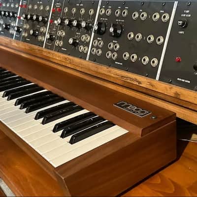 Model-3c 2017 - boiserie et clavier moog 953 duophonique image 3