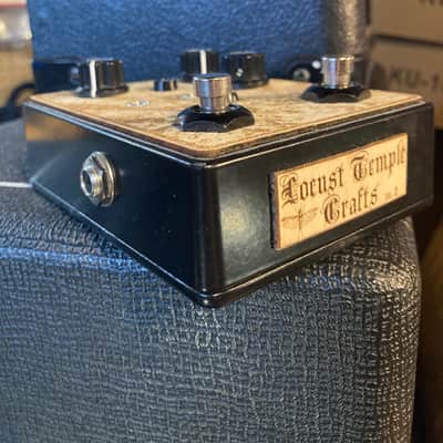 Locust Temple Crafts Insane High Gain Fuzz VIDEO WiLd! - Black Brown image 4