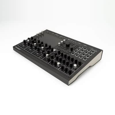 Waldorf Iridium Desktop Synthesizer 2020 - Present - Black image 2