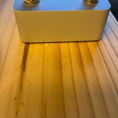 Universal Audio Astra Modulation Machine 2021 - Present - White image 2