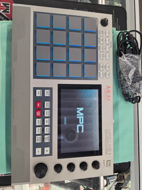 Akai MPC Live II Standalone Sampler / Sequencer Retro Edition