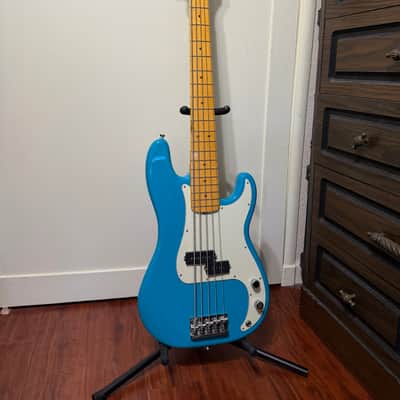 Fender American Professional II Precision Bass V with Maple Fretboard 2020 - Present - Miami Blue image 1