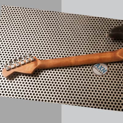 AXN™ Model Two Guitar with 81' Artwork image 12