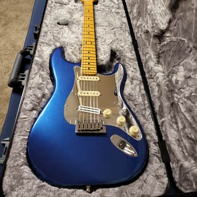 Fender American Ultra Stratocaster with Maple Fretboard 2019 - Present - Texas Tea image 2