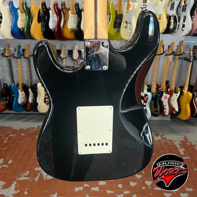Squier Stratocaster Standard Flamed Maple Sunburst + Bag image 6
