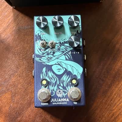 Walrus Audio Julianna Deluxe Chorus / Vibrato 2020 - Present - Blue image 1