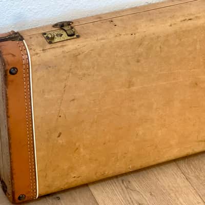 1950's Fender Musicmaster, Duo-Sonic Brown Guitar Case, Great Case for Your Guitar ! ! image 9