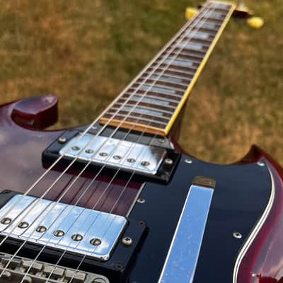 VIDEO ... 1977 Greco SG-400T ... Catalogue CUSTOM ORDER … BIGSBY STRING-TROUGH + Maxon U-1000 PAF "Burst" REPLICA / Clone Humbuckers ... Made in Japan Lawsuit Era + GIGBAG image 19