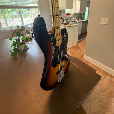 Fender Squier Classic Vibe '70s Jazz Bass 2022 - 3-Tone Sunburst image 3