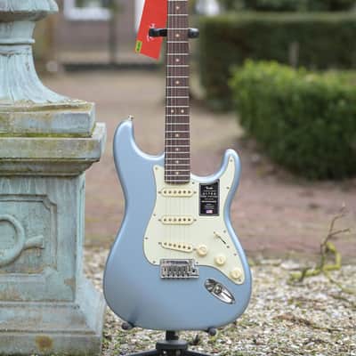 Fender American Ultra Luxe Vintage '60s Stratocaster, Rosewood Fingerboard - Ice Blue Metallic image 15