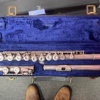 King Cleveland 610 Flute w/ Hard Case Blue Lining (parts/ repairable) image 1