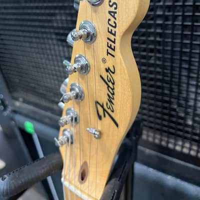 Fender American Special Telecaster with Maple Fretboard 2011 - 3-Color Sunburst image 6