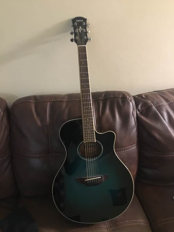 Yamaha APX600 Thinline with Electronics