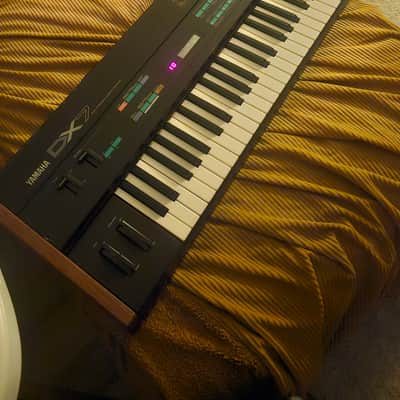 Yamaha DX7 - Legendary Synthesizer - Accessories - Very Good Condition / Serviced (2nd)