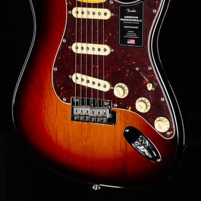 Fender American Professional II Stratocaster 3-Color Sunburst Maple Fingerboard (951) image 1