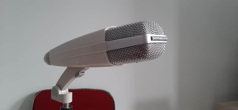 Sennheiser MD 421-HL Cardioid Dynamic Microphone 1960s - 1970s - White image 1