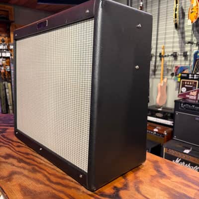 Fender Hot Rod DeVille 212 III 3-Channel 60-Watt 2x12" Guitar Combo 2010 - 2017 - Black image 3