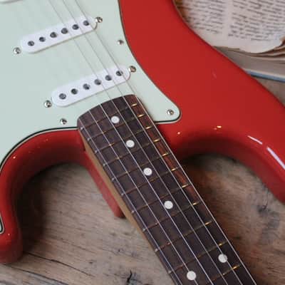 FENDER "Limited Vintera II 60s Stratocaster, Rosewood, Fiesta Red" GIGBAG, 3, 62 KG image 4