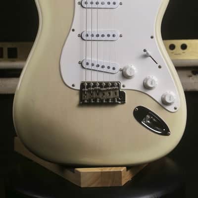 1997-2000 Fender Stratocaster ST-57, Crafted in Japan - Vintage Blonde image 2