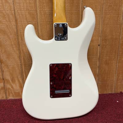 Fender Vintera 60's Stratocaster Limited Edition image 3
